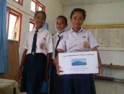 Sebingkis ‘Cinta’ OSIS Spentig Hewa untuk Pengungsi Difabel Ile Lewotolok