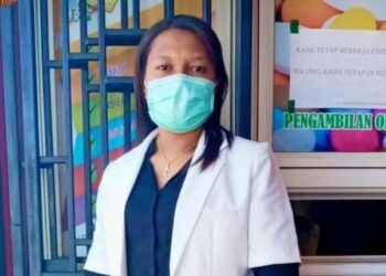 Kuliah Apoteker Sambil Bisnis Online; Ocha Kelen Bangun Usaha “Olshop Dolorosa”