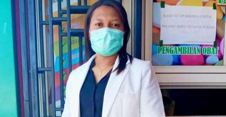 Kuliah Apoteker Sambil Bisnis Online; Ocha Kelen Bangun Usaha “Olshop Dolorosa”