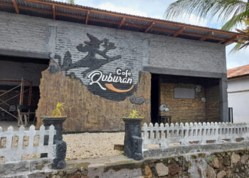 CAFE QUBURAN : Sarangnya Para Seniman Dan Orang Muda Pencinta Kreativitas Lamaholot