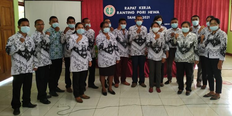 Terpilih Jadi Ketua Ranting PGRI Hewa, Geby Temu Ajak Anggota Jalan Bersama