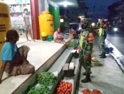Patroli Malam, Babinsa Tak Putus Asa Imbau Warga Patuhi Prokes
