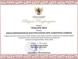 Dukcapil Lembata Raih Penghargaan ‘Dukcapil Bisa’ Dari Kemendagri; Suya: Ini Motivasi Bagi Kita!