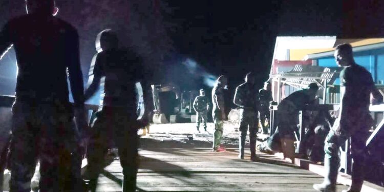 Lembur Kawal Pembangunan Jembatan; Dandim 1624/Flotim : Ini Marwah dan Harga Diri Prajurit