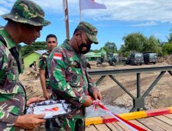Danramil 1624-02/Adonara Resmikan Jembatan Bailly Di Adonara, Kabupaten Flotim