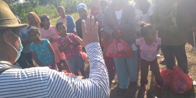 Di Kebun, Ema Monika Menangis Kala Lima Pastor Ordo Carmel Menumpangkan Tangan