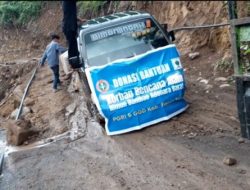 Salurkan Donasi PGRI Flores Timur ke Desa Nimun Danibao, Perjuangan Yang Tidak Mudah