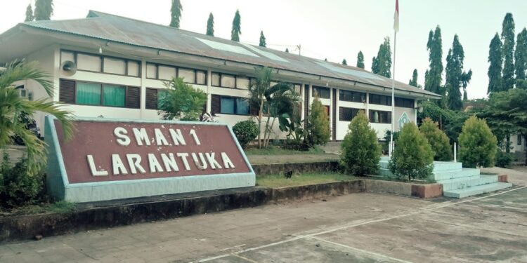 SMA Negeri 1 Larantuka Terapkan Pendaftaran Siswa Baru Secara Online