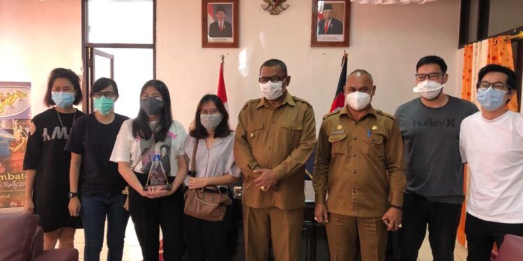 Tanpa Yuni Damayanti, Ketiga Anak Almarhum Yentji Sunur Pamitan di Ruang Kerja Bupati Lembata