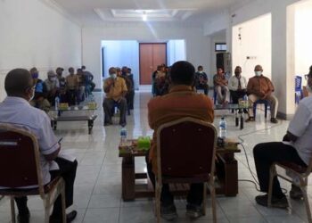 Thomas Ola Minta Masyarakat Bantu Awasi Pengerjaan Jalan Dalam Kota Lewoleba  (PARIWARA)