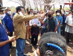 Petani Empat Desa di Lembata Terima Bantuan 8 Unit Alsintan dari Sulaiman Hamzah