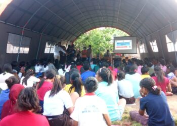 Jelang HUT Sumpah Pemuda SMPN 1 Lewolema Gelar Kegiatan Literasi