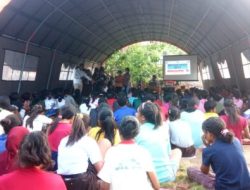 Jelang HUT Sumpah Pemuda SMPN 1 Lewolema Gelar Kegiatan Literasi