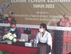 Anak-anak Perempuan Putus Sekolah Belajar Tenun Ikat