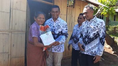 PGRI Flores Timur Canangkan Hari Sosial dengan Aksi Nyata