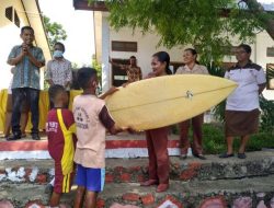 Manfaatkan Potensi Pantai Rako, Spentig Hewa Jadikan Selancar Sebagai Kegiatan Ekstrakurikuler