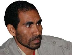 Sebingkis Kado Versus Negasi Keteladanan Guru