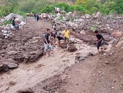 Banjir Lahar Dingin Landa Tiga Desa Bekas Bencana di Ile Ape; Warga Panik