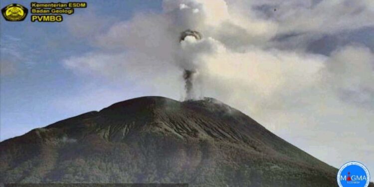 Gunung Api Lewotolok Kembali Meletus, Kolom Erupsi Hingga 1.200 Meter di Atas Puncak