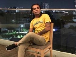 Dianugerahi Indonesia The Best One Awards, John Batafor : Lebih Pantas Didedikasikan untuk Orang Susah