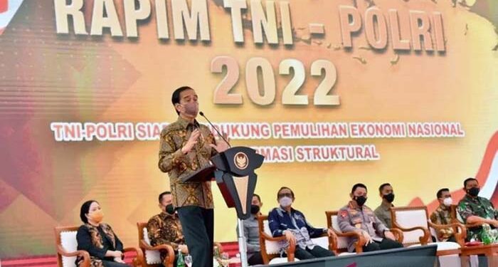 Presiden Jokowi: Tentara dan Polisi tidak Bisa Ikut dalam Demokrasi