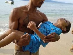 Diduga Terhempas Gelombang, Bocah 5 Tahun Ditemukan Sudah tak Bernyawa di Bibir Pantai Wuakerong Lembata