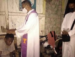 Rabu Abu di PKRW, RD Kristo Soge Datangi Difable, Beri Abu dan Komuni