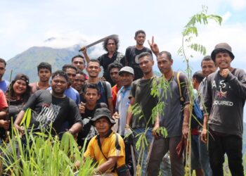 Panitia Pesta Intan SDK Honihama Gelar Aksi Sosial Penghijauan di Mata Air Wai Lawe