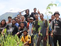 Panitia Pesta Intan SDK Honihama Gelar Aksi Sosial Penghijauan di Mata Air Wai Lawe