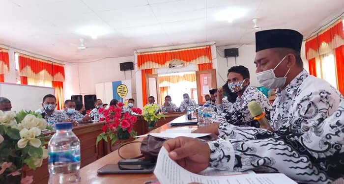 PGRI Flotim : Jangan Utak Atik Gaji Guru Kontrak Daerah