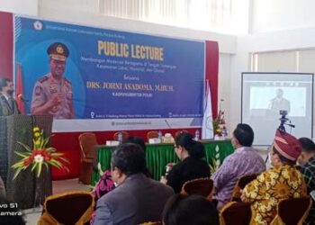 Kadiv Hubinter Mabes Polri Jhonny Asadoma Kasih Kuliah Umum di Unika Santu Paulus Ruteng