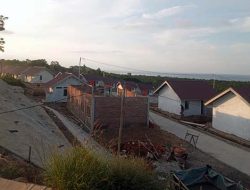 Setahun Bencana Banjir Bandang dan Badai Seroja, Korban Bencana Masih Tidur di Pondok Menanti Janji Ibu Mensos