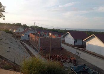 Setahun Bencana Banjir Bandang dan Badai Seroja, Korban Bencana Masih Tidur di Pondok Menanti Janji Ibu Mensos