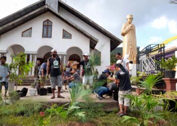 Bakhti Komunitas Bonsai Lembata untuk Taman Doa Pater Beeker di Watuwawer