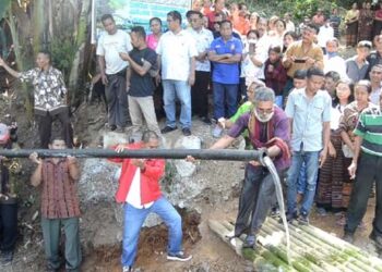 Kerinduan Warga Ile Boleng Berakhir, Anton Hadjon : Air Itu Laksana Bine yang Melayani