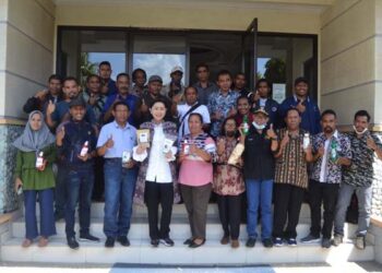 Julie Soetrisno Laiskodat Dukung Produksi Minyak Goreng di Flores Timur
