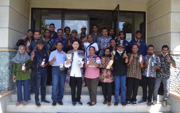 Julie Soetrisno Laiskodat Dukung Produksi Minyak Goreng di Flores Timur