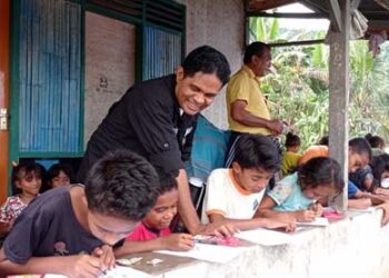 Mendengarkan yang Inspiratif: Aksi Kolaboratif Komsos Keuskupan Larantuka di Hari Komsos Sedunia