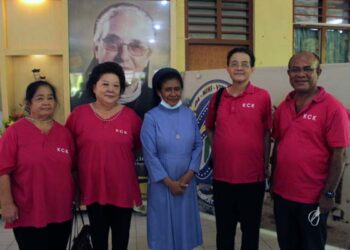 Rayakan Pesta Perak Imamat di Flotim, Pastor Venus Bagi Kaca Mata dan Operasi Katarak Gratis