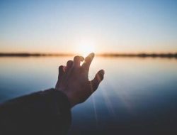 Tuhan Tahu Segala Sesuatu