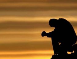 Tak Lelah Mencari Dengan Cinta