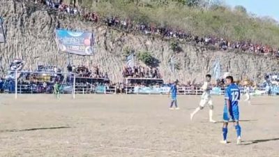 Laga Persebata Lembata vs Persami Maumere Sempat Terhenti Gara-gara Gas Air Mata Meledak
