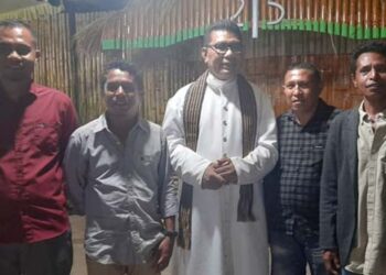 Padre Markus Solo Kewuta, SVD: Orang Kampung yang Mendunia (Fioreti Indah di Hari Perak Imamatnya)