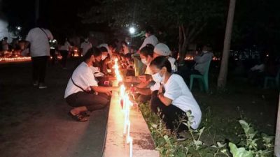Gegara Uang Jasa Rp 5,6 Miliar Tak Direalisasikan, 500 Orang Tenaga Medik RSUD Larantuka Gelar Aksi Seribu Lilin