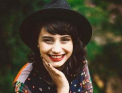 Berbagi Agar Berkelimpahan