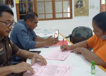 Kejari Flotim Serahkan Tersangka Tindak Pidana Korupsi Covid-19 Kepada Jaksa Penuntut Umum