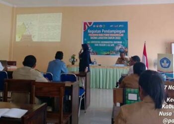 Dr Pujiastuti Sajikan Materi ‘Teaching Factory’ di SMKN 1 Ile Ape