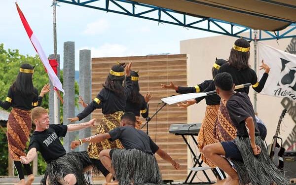 Panggung Kreasi untuk Orang Muda, Terima Kasih Buat PGRI Flores Timur