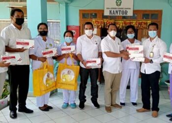 Nani Betan Serahkan Bantuan Duo Melky Untuk RSUD Dokter Hendrikus Fernandez – Larantuka