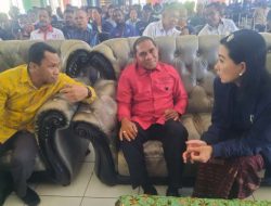 Bisik-Bisik Anton Hadjon, Julie Laiskodat dan Nani Betan